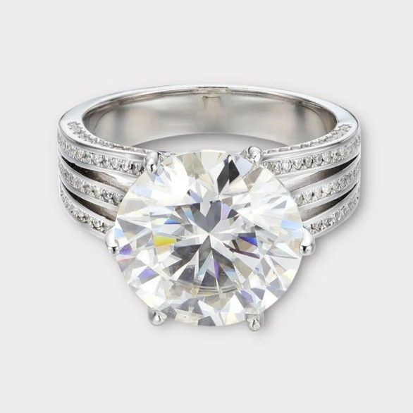 10 CT Moissanite Ring