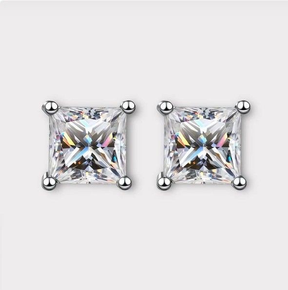 1 CT Princess Cut Moissanite Earrings